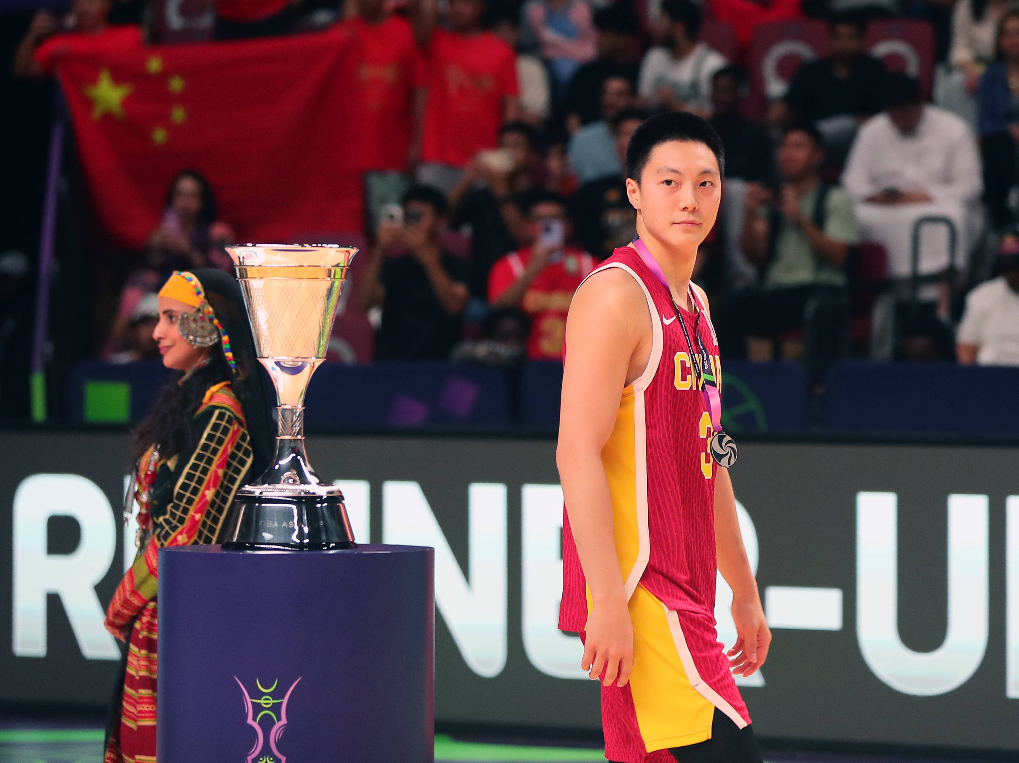 差距！胡明克斯（Hu Mingxuan）失去了最后的勝利 整個團隊都受到了張Zhenlin的隊友的觀點的安慰